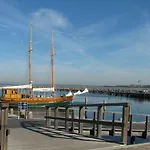 Neptun Im Immenbarg * Rostock